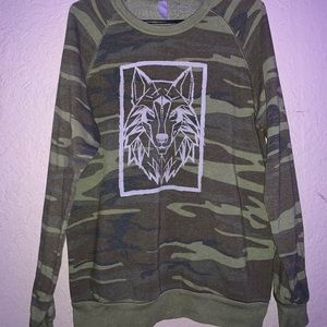 camo wolf sweat shirt